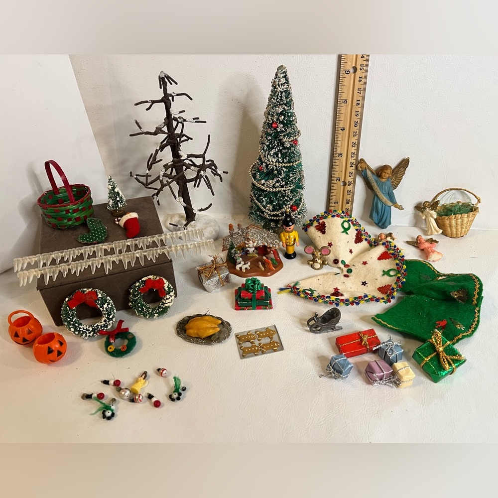 Vintage dollhouse lot of holiday decor and trees 🌲mini ornaments. Halloween